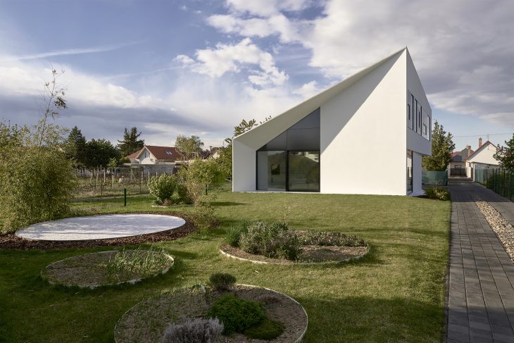 Maison à Bernolákovo par Zitnansky Gonda Architects